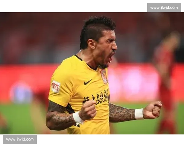 恒大对决上港经典集锦回顾攻防博弈与关键进球全纪录精彩瞬间盘点