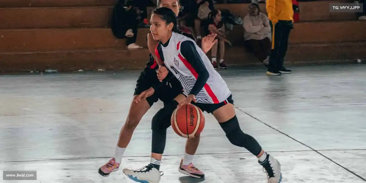 milan米兰🎾挥动球拍，让每一次击打都充满力量！